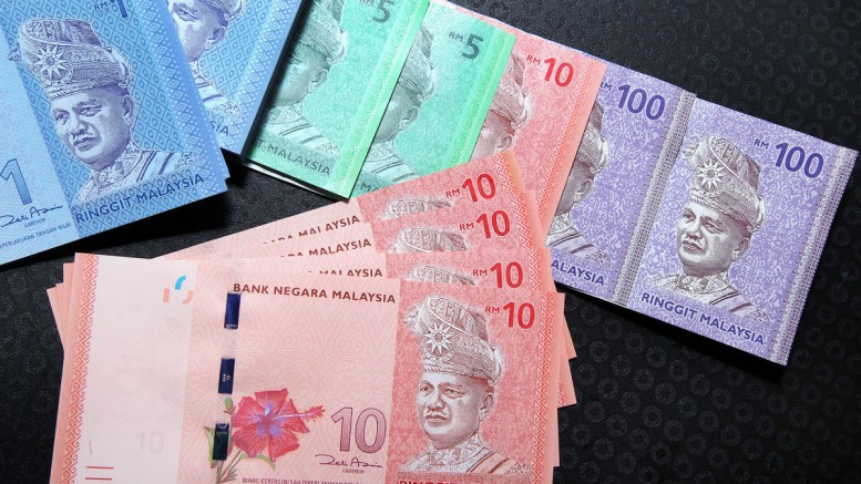 Ringgit Climbs Past 4 for First Time Since August as Oil Gains