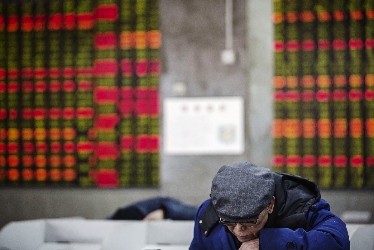 China's Stocks Tumble as Markets Reopen After Week-long Holiday
