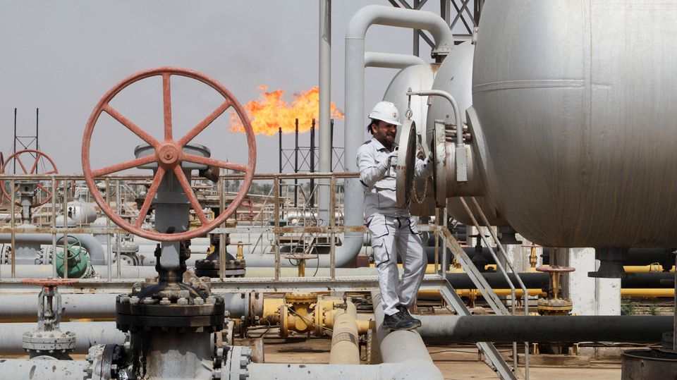 Oil Prices Rebound 1% as U.S. Federal Reserve Holds Rates Steady